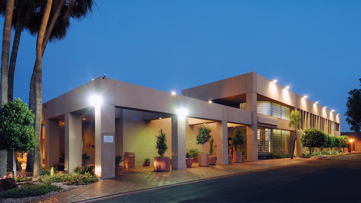 Surgical Hospital of Phoenix bought out of bankruptcy Phoenix