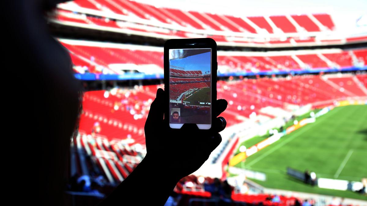 Levi's Stadium app makes use of Aruba beacons to help 49ers fans get around