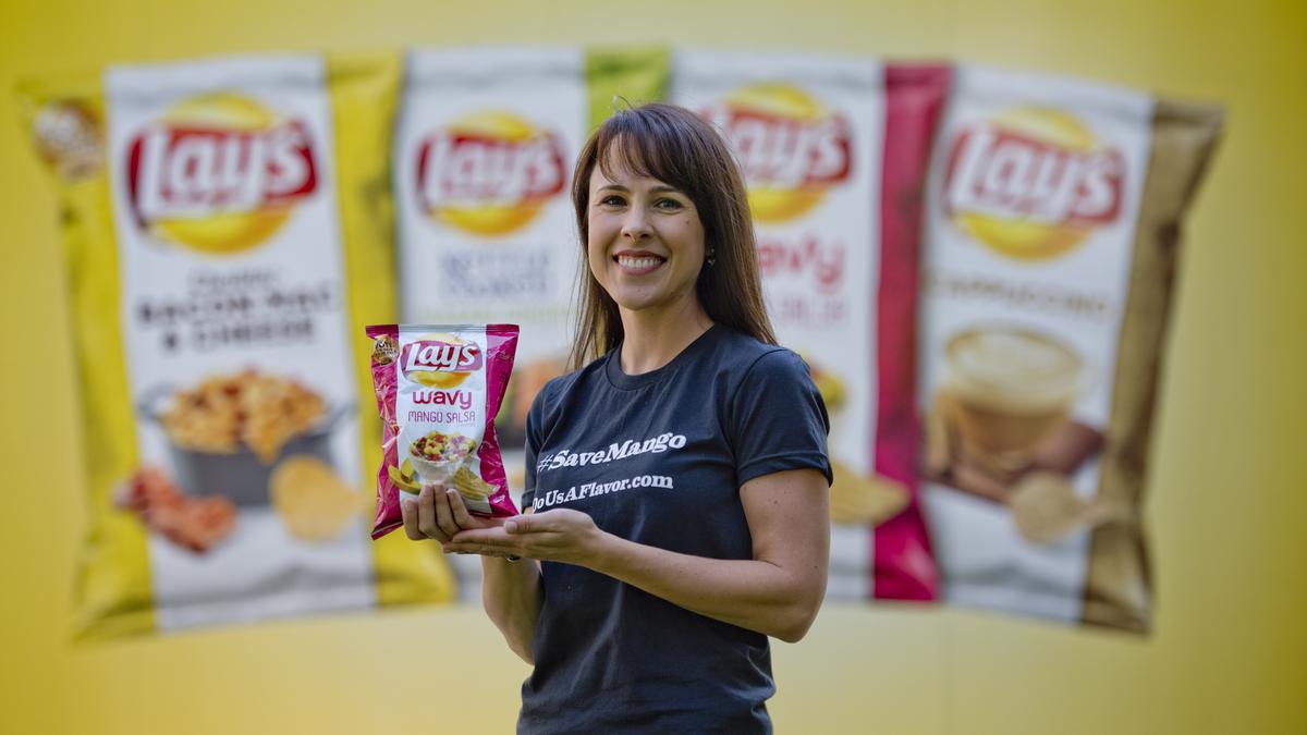 Which flavor beat local woman's idea in Lay's potato chip contest