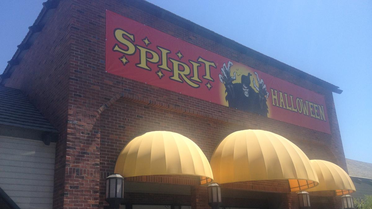 Spirit Halloween will temporarily fill Loehmann�s space in Loehmann�s
