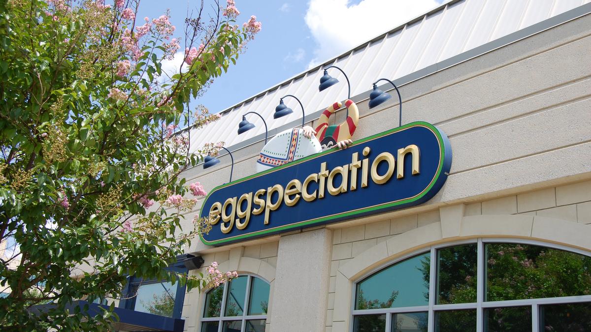 Metro Centre in Owings Mills signs its first fullservice restaurant