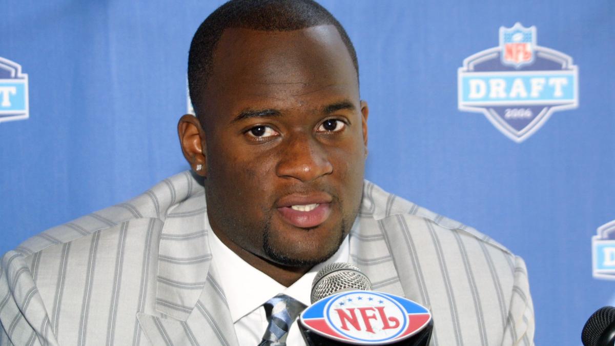 Vince Young returns to UT to work in community outreach