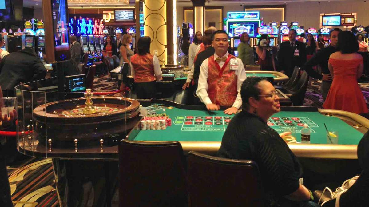 Horseshoe Casino mum on curfew losses, plans to pay workers' full