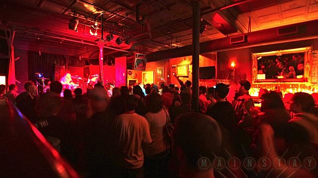 mainstaycrowded*750xx639-359-0-34.jpg