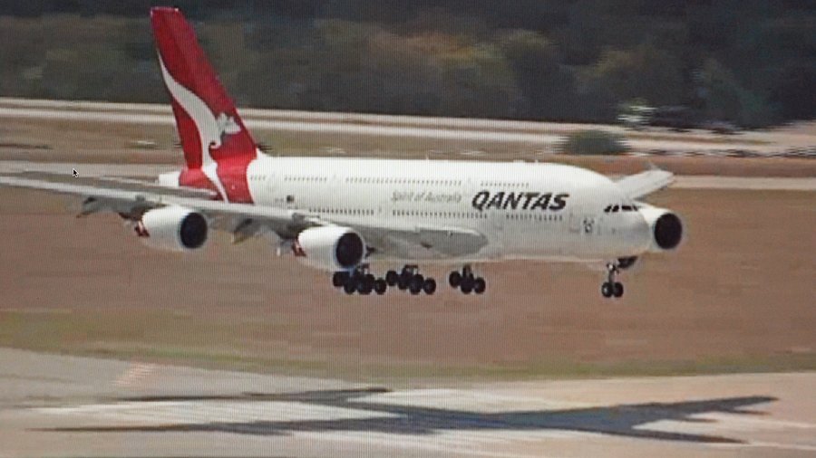 D/FW to Sydney: Qantas introduces giant A380 for world's