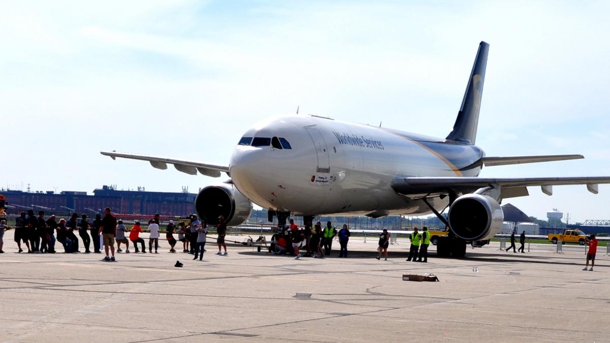 Plane Pull at O'Hare raises more than 150,000 for Special Olympics