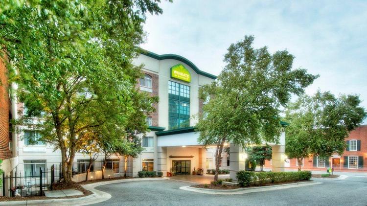 Summit Hospitality Group S Wingate By Wyndham Hotel In Downtown Raleigh Based Summit Hospitality Group Purchased The 110 Room Five Story Wingate