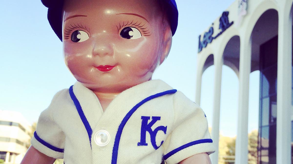 Lee Jeans appeals to KC pride, offers Game 2 tickets Kansas City