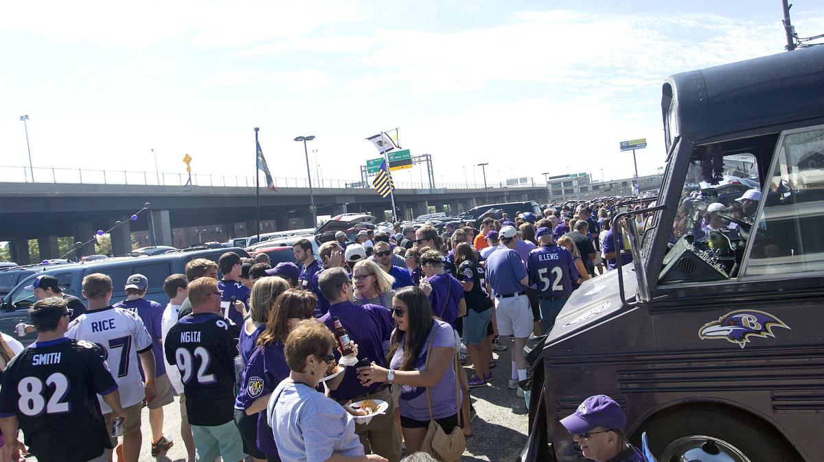 A tailgate party at Baltimore Ravens game at M&T Bank Stadium, Baltimore  Stock Photo - Alamy