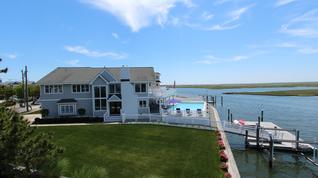​Fantastic Bayfront Location