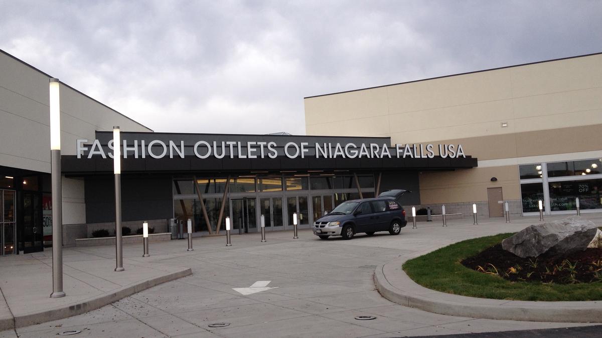 Fashion Outlets welcomes shoppers - Buffalo First