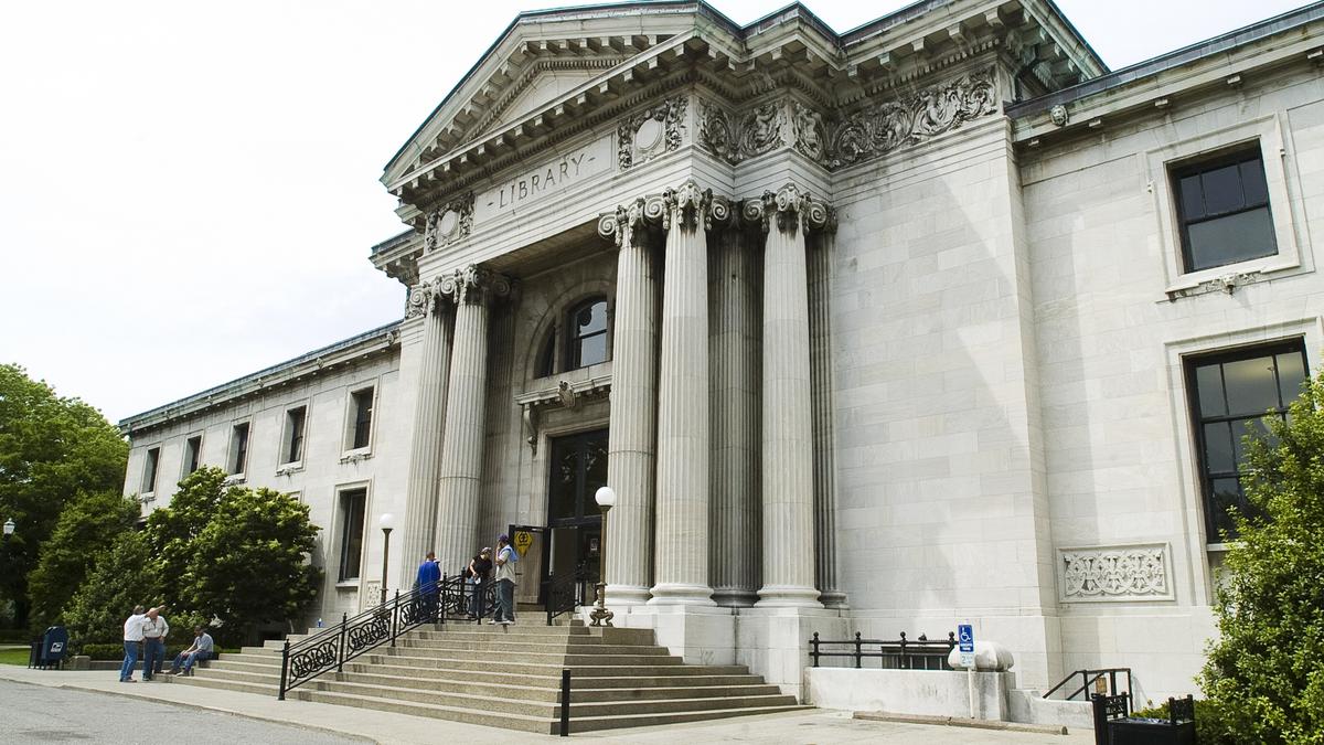 is the louisville free public library open today