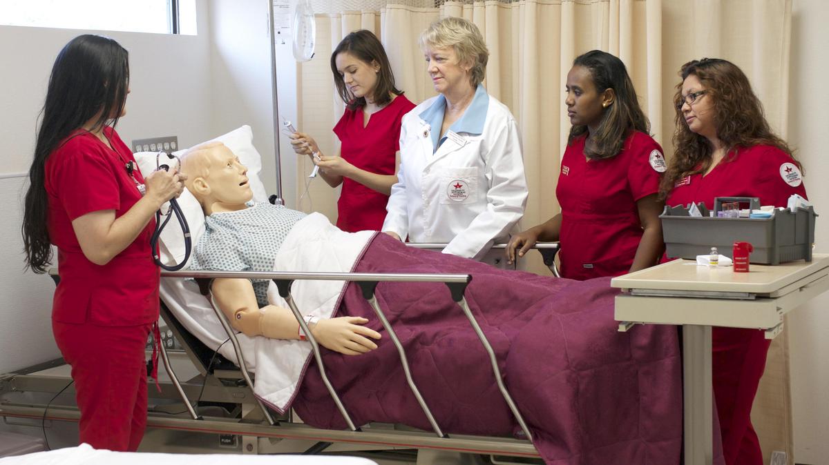 University of St. Thomas resurrects nursing program due to economy ...