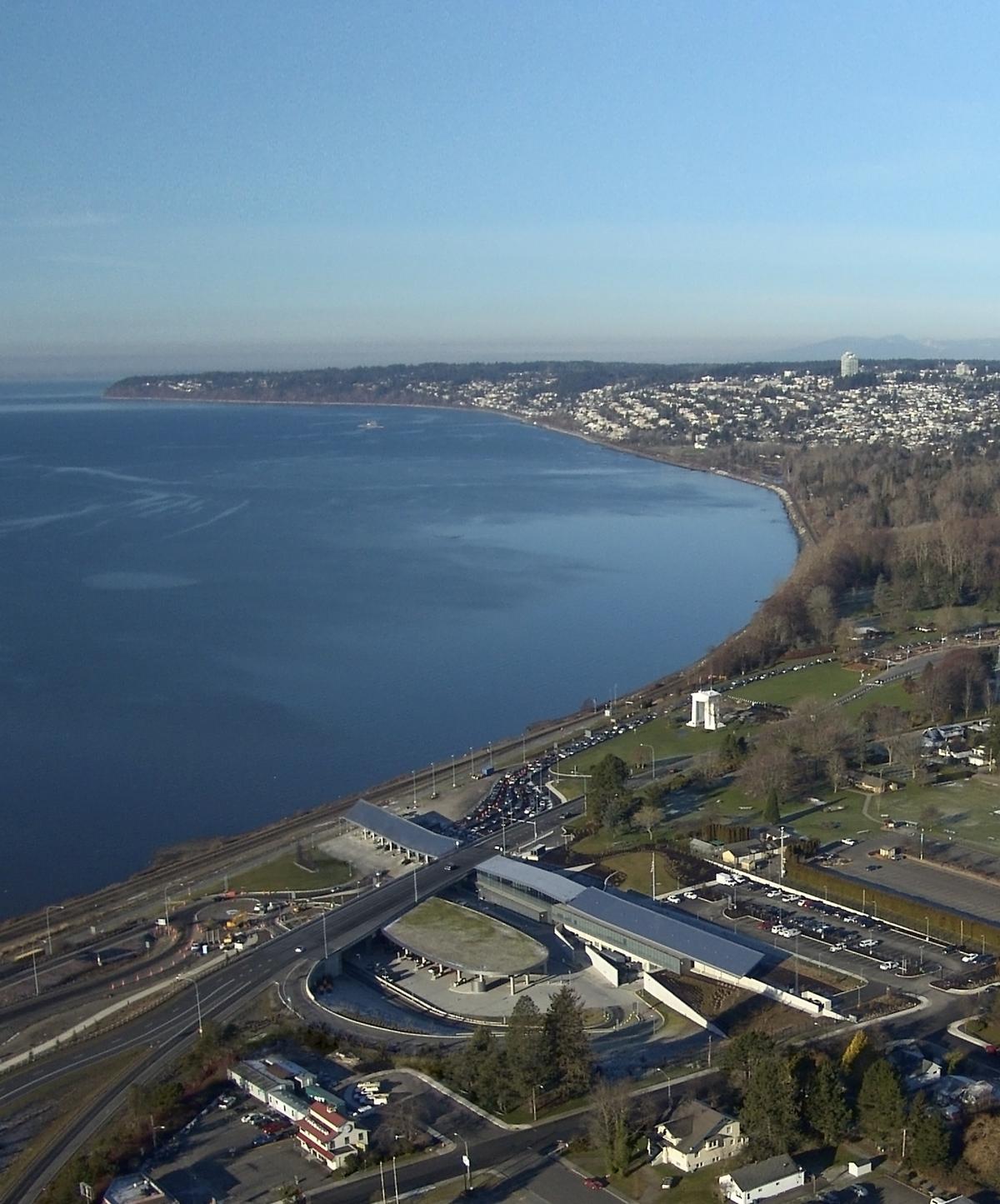 Collapsed I5 bridge over the Skagit River could diminish crossborder