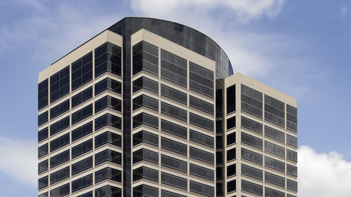 Law firm offers 75Ksquarefoot sublease at 2555 Grand Kansas City