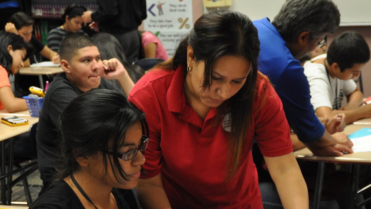 Phoenix's toppaying school district hosts teacher career fair