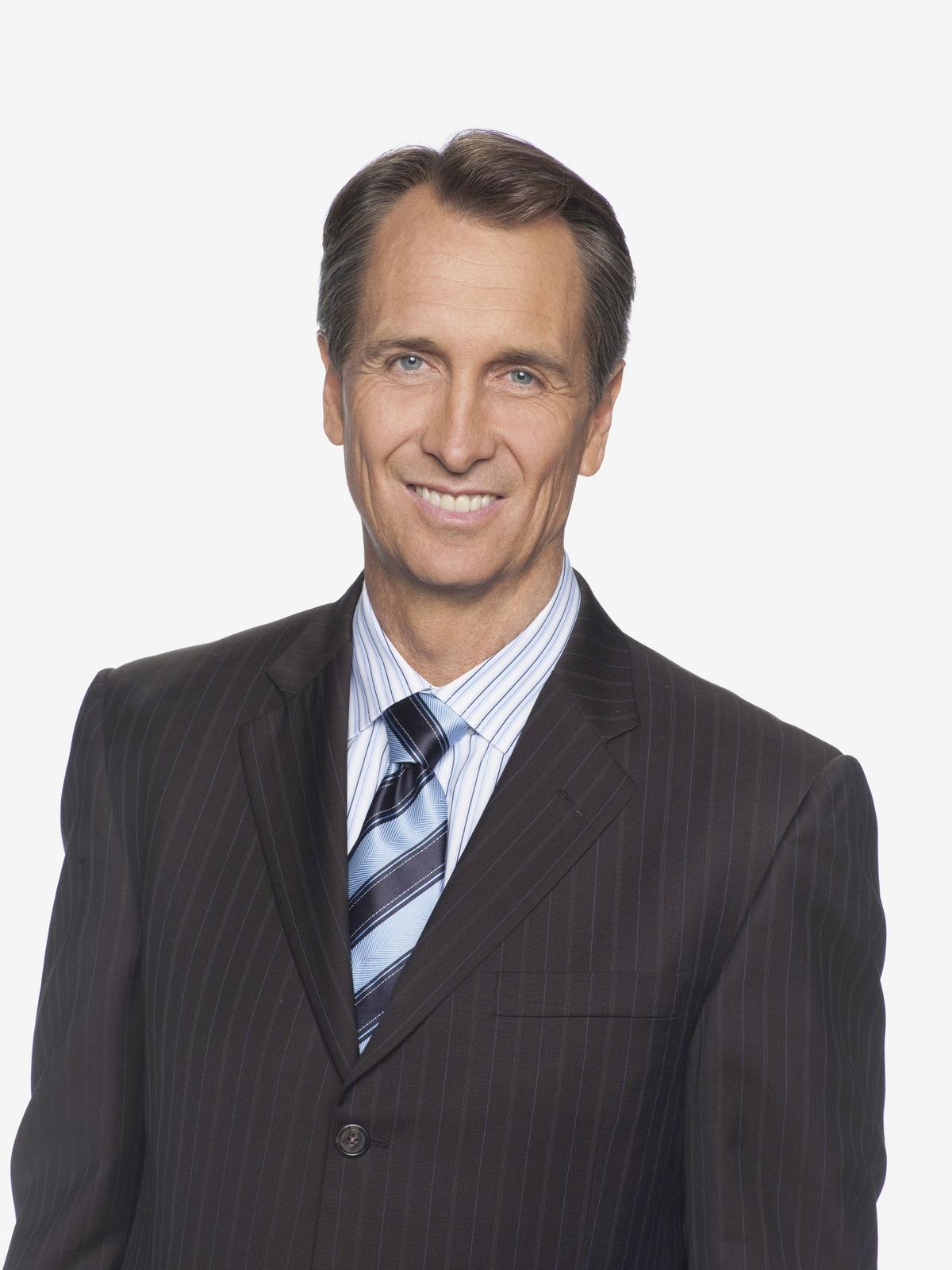 Cris Collinsworth inexplicably lost his telestrator pen to nearby fans