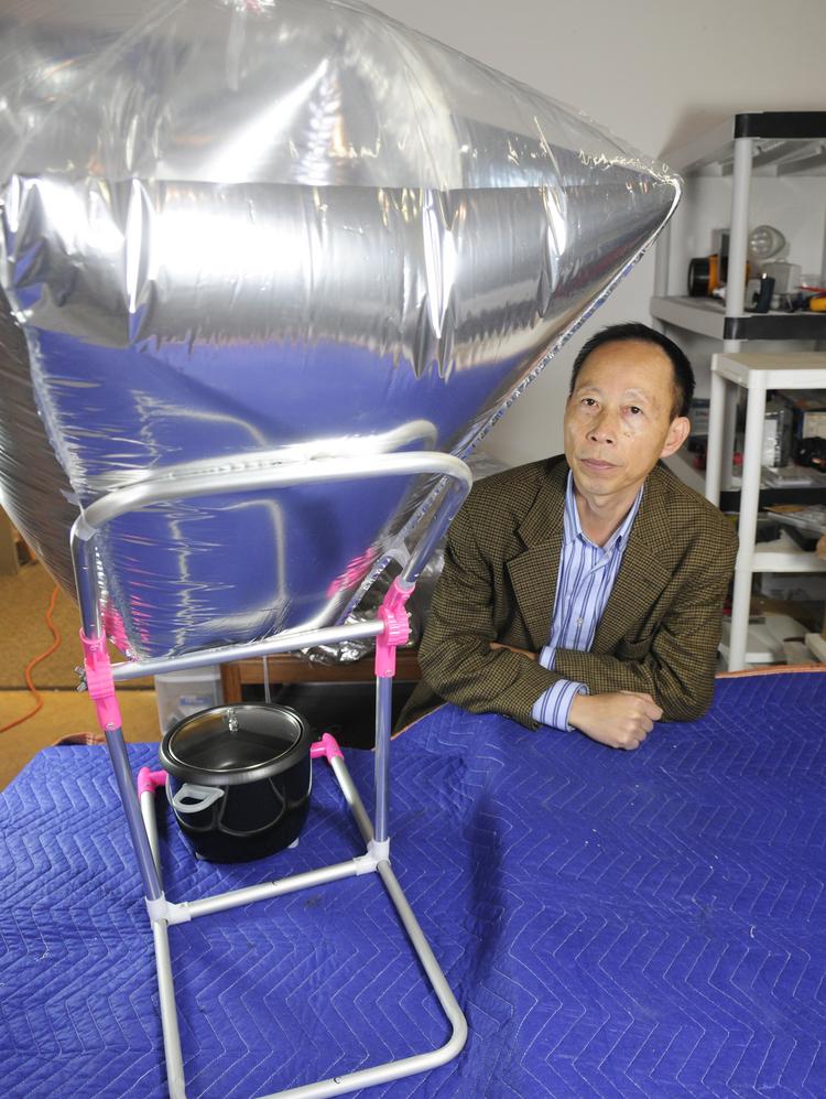 Inventor sees solar balloon as a revolutionary way to cook outdoors