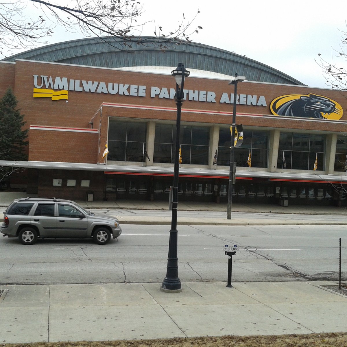 AHL - Four years after moving from their old arena, the Milwaukee