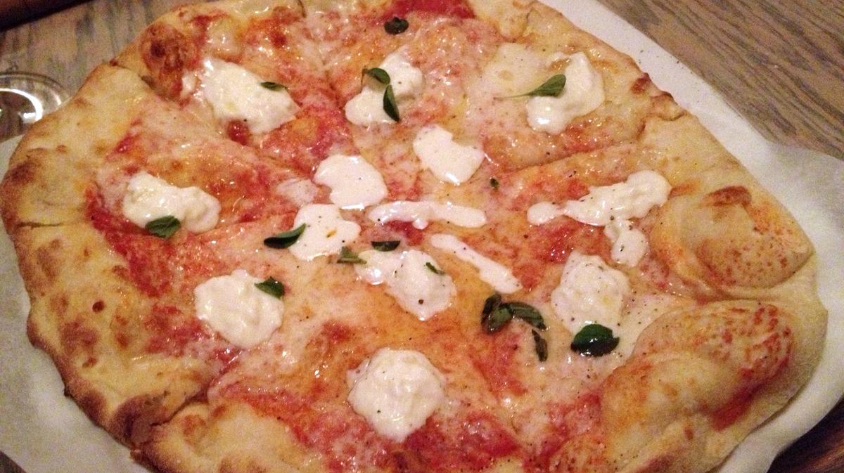 Hook & Ladder draws diners with housemade pasta, pizza and happy hour