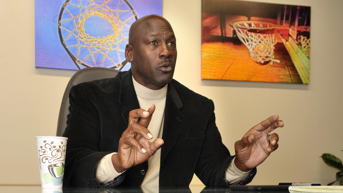 My Hand Is Almost the Same Size As Michael Jordan's!”: Hours Before NBA  Draft, Scoot Henderson 'Excitedly' Recalls Encounter With $2.1 Billion  Richer MJ - The SportsRush