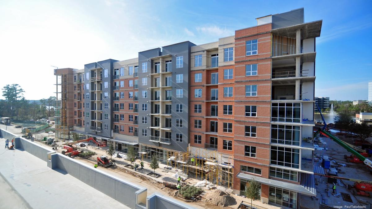 The Woodlands, Hughes Landing luxe apartment One Lakes Edge