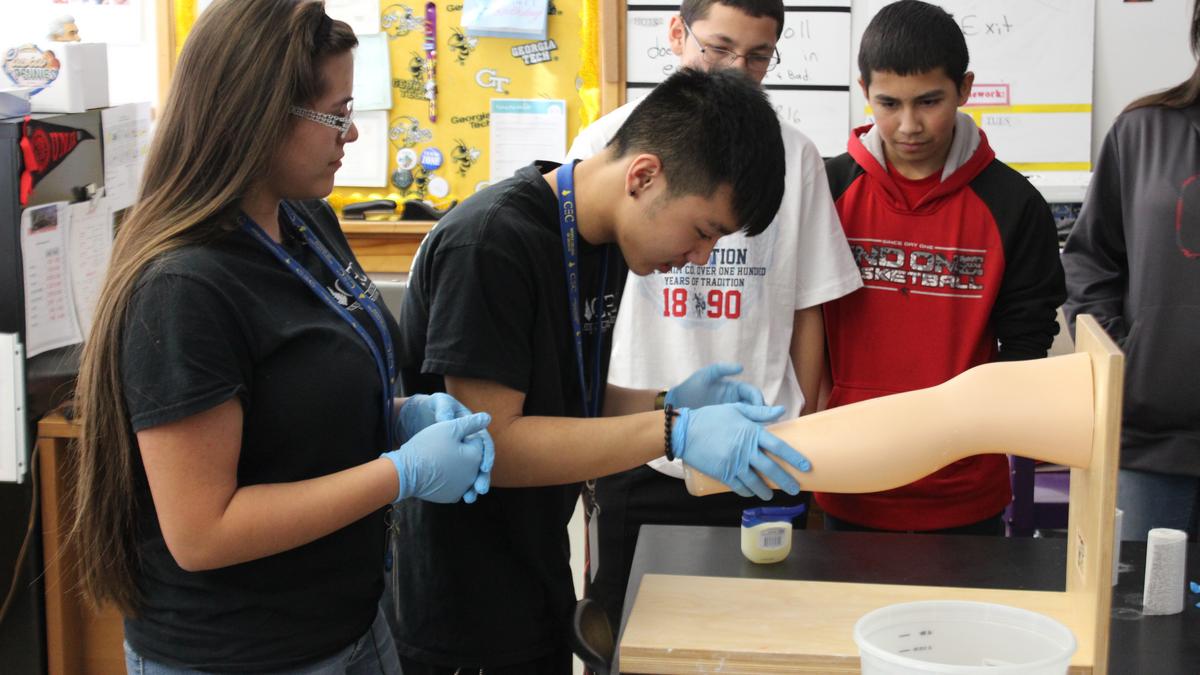 Kaiser gives 650K grant to Denver Public Schools to move students