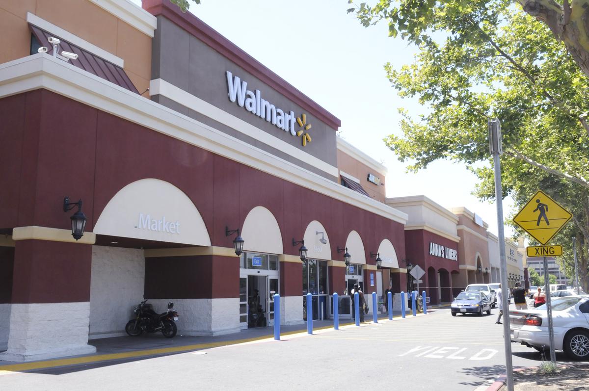 Country Club Centre retail center is put up for sale Sacramento