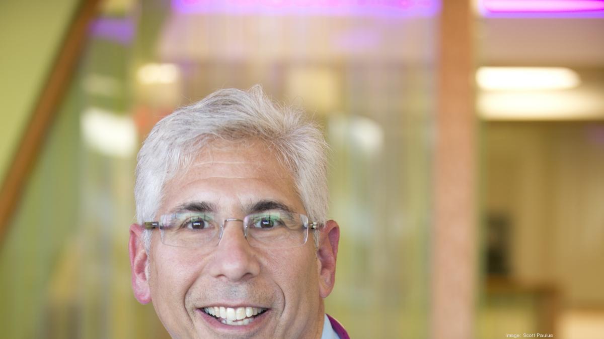 Dr. David Margolis of Children's Hospital, Medical College instructs 40