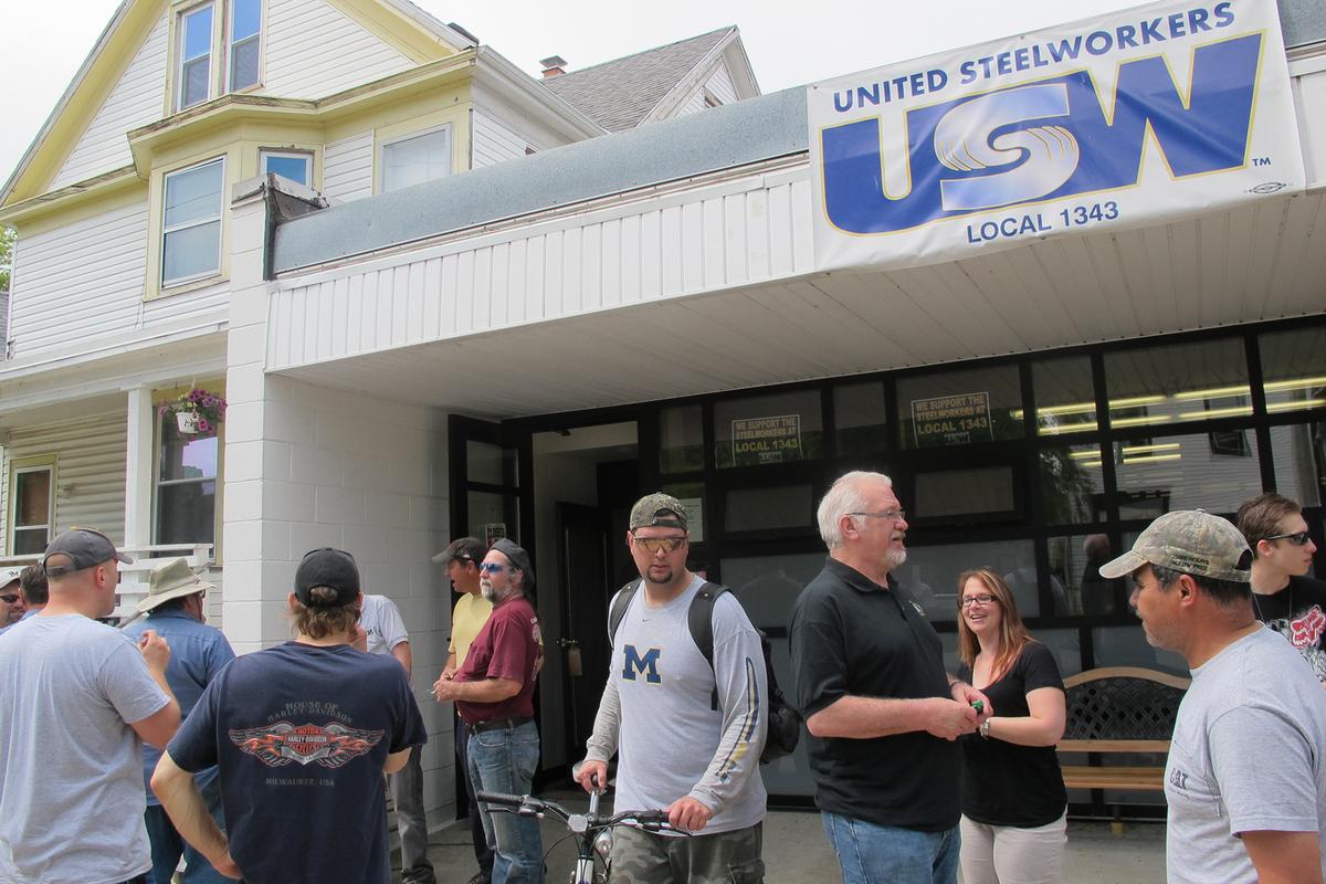 Caterpillar workers approve new South Milwaukee contract Milwaukee Business Journal