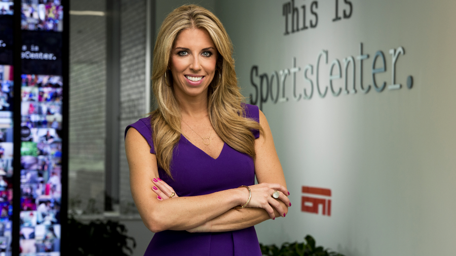 As Ospreys Enter March Madness Unf Grad Turned Sportscenter Anchor Sara Walsh Shares Her Story