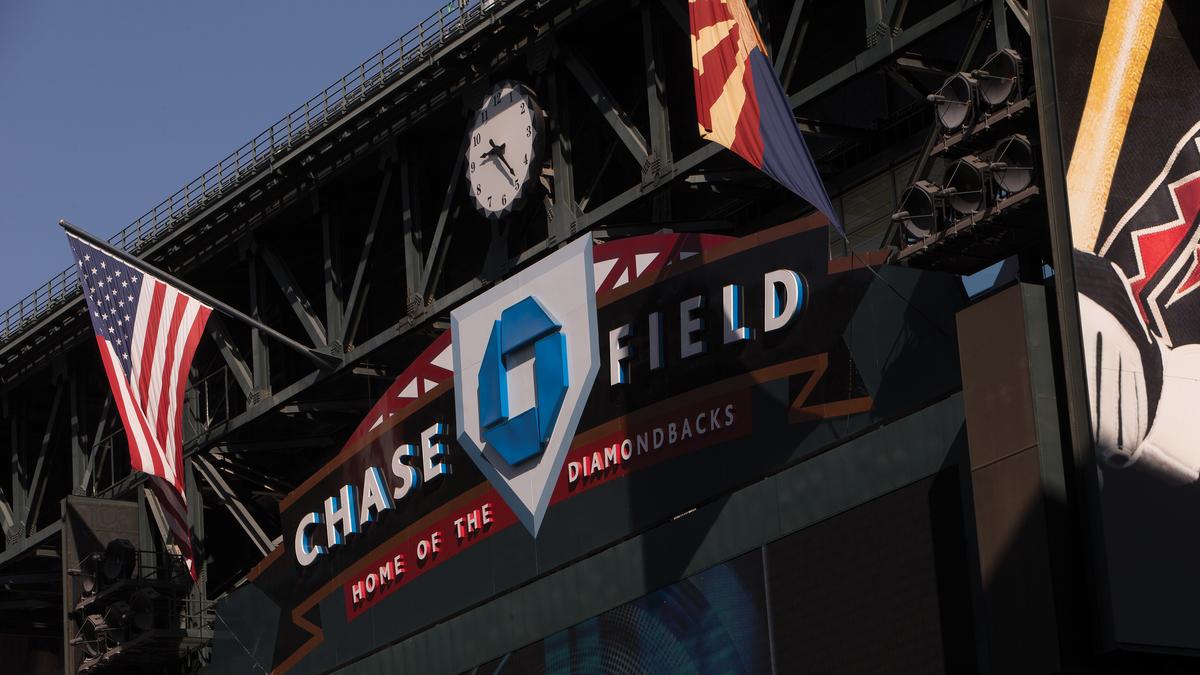 Diamondbacks looking to get out of Chase Field lease? Phoenix