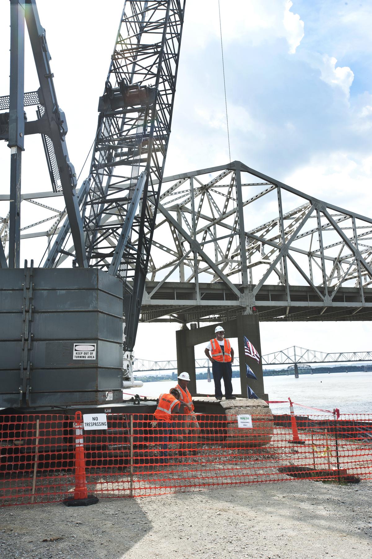 Clark Memorial Bridge Truck Accident - vohsiu9