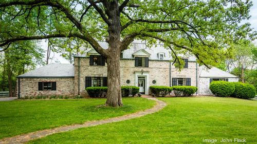 Exquisite Frontenac Residence with Character