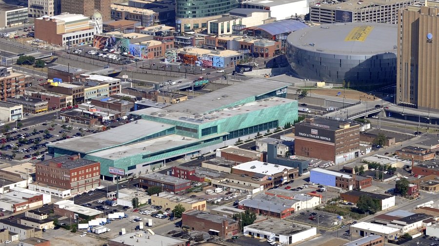 Council committee backs longer tax break for KC Star printing plant