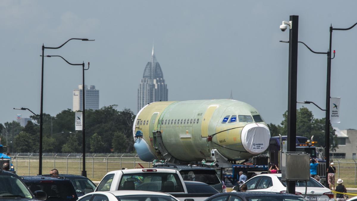 Alabama doubledip Boeing opens research center as Airbus starts to