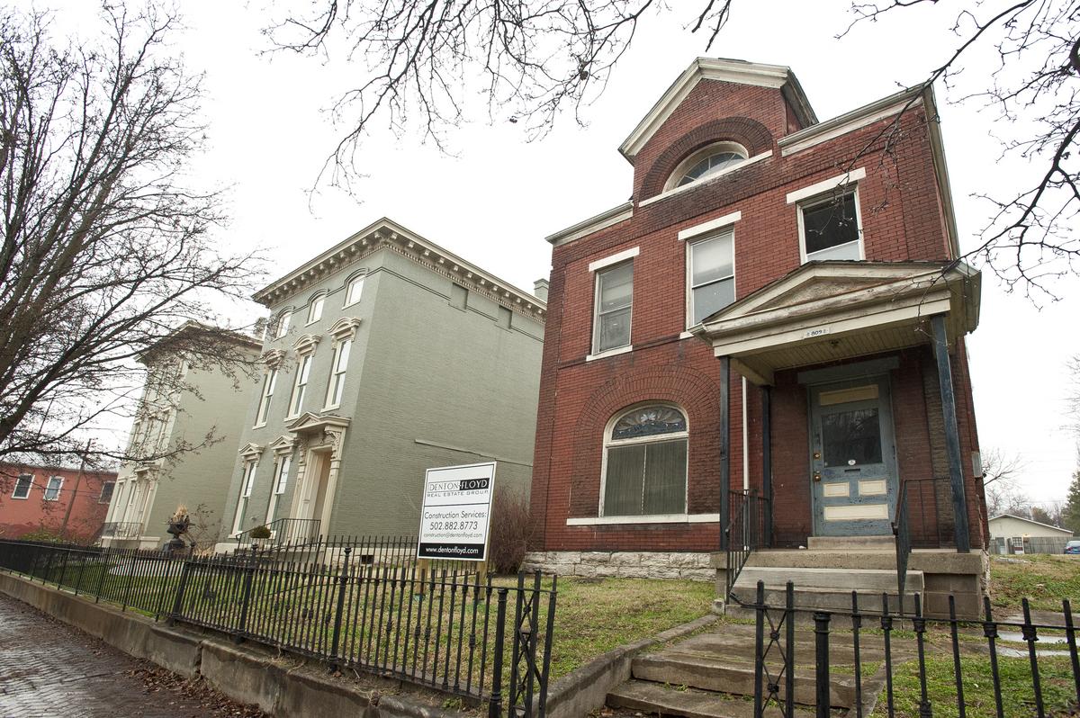 Denton Floyd Real Estate Group buys Parkway Apartments in Lexington