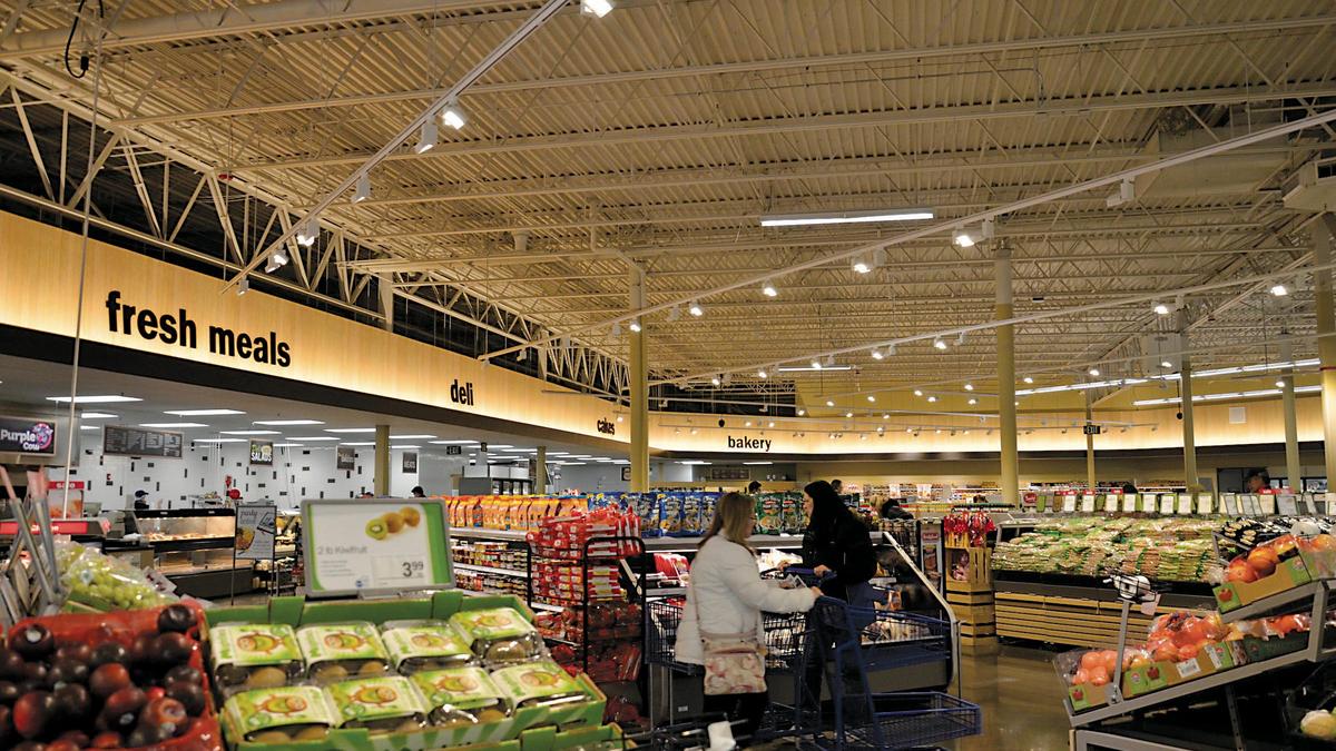 Meijer marketing outlots for restaurants, services for Dayton locations