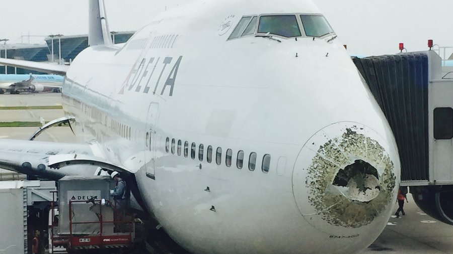 NEWS - みなみ Hail pummels Delta's N664US Boeing 747; NWA's 