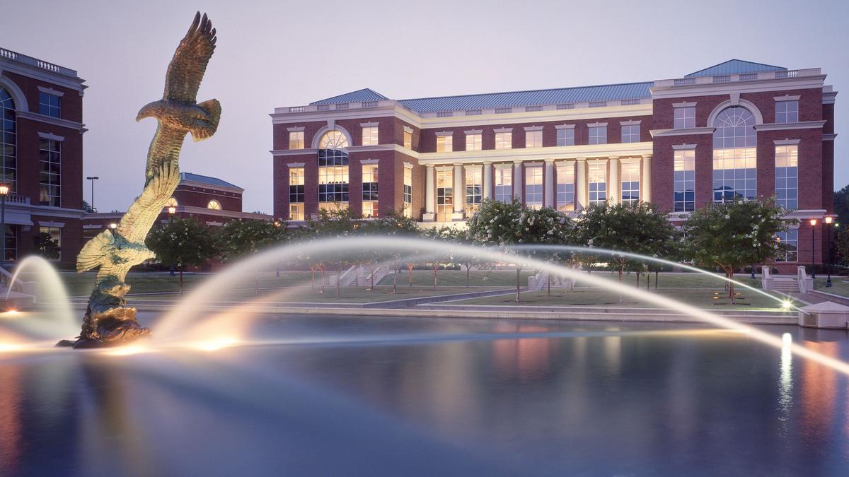 Garretson Resolution Group leases 43,112 square feet in Two Morrocroft