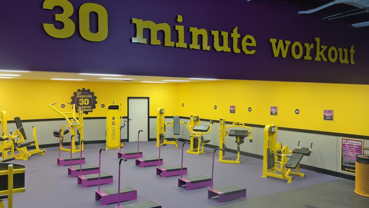 5 Day How much to open a planet fitness franchise 