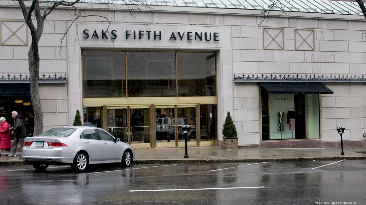 Saks Fifth Avenue blocks access to 2nd floor in Richmond