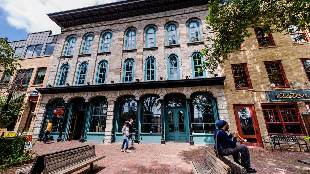 Cool Offices Olive & Co.'s riverfront renovation (Photos