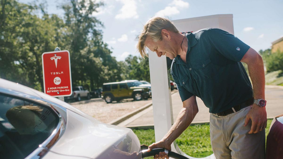 Uber interested in buying half a million Teslamanufactured self