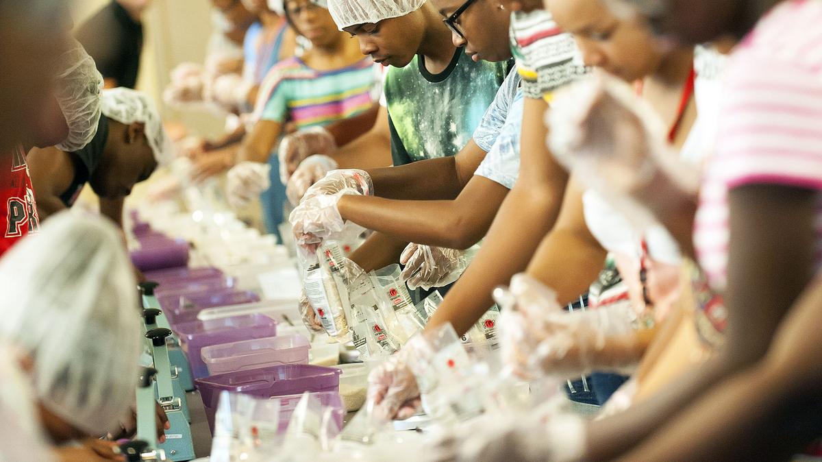 Winston-Salem State University freshmen prep meals for hungry - Triad