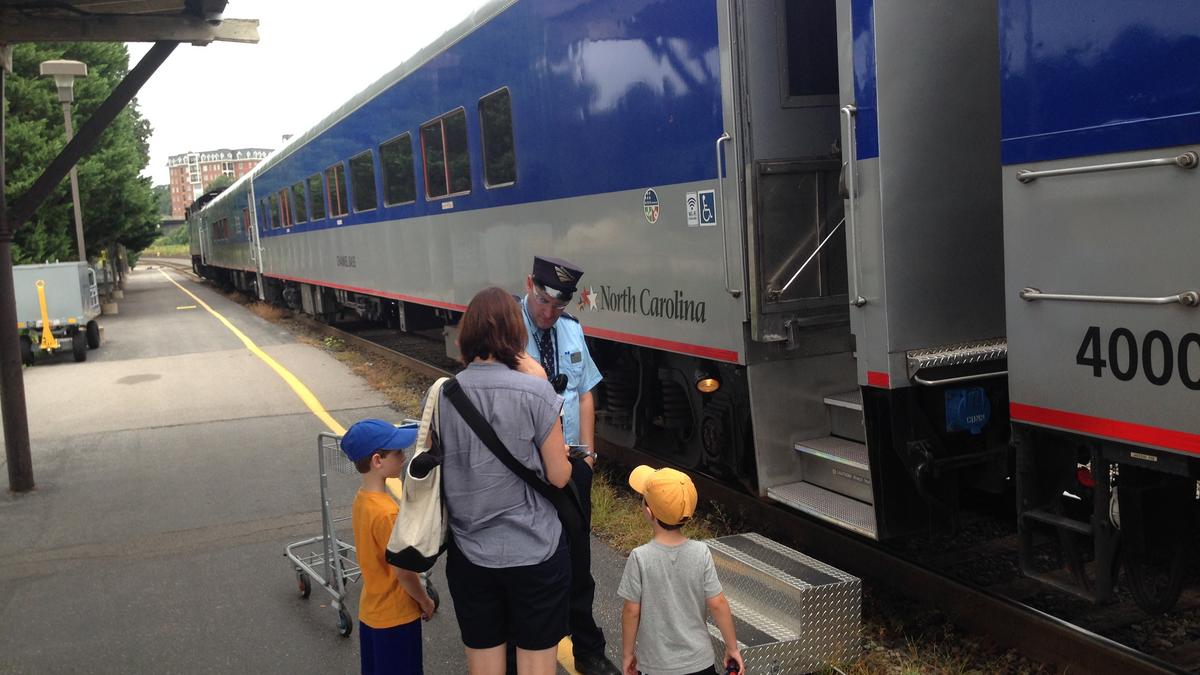 amtrak baggage allowance