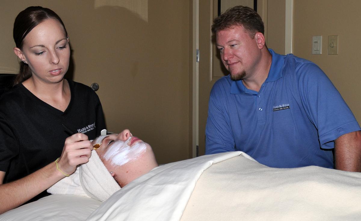 Hand & Stone debuts in Downtown South, 3 more spas coming in 2014