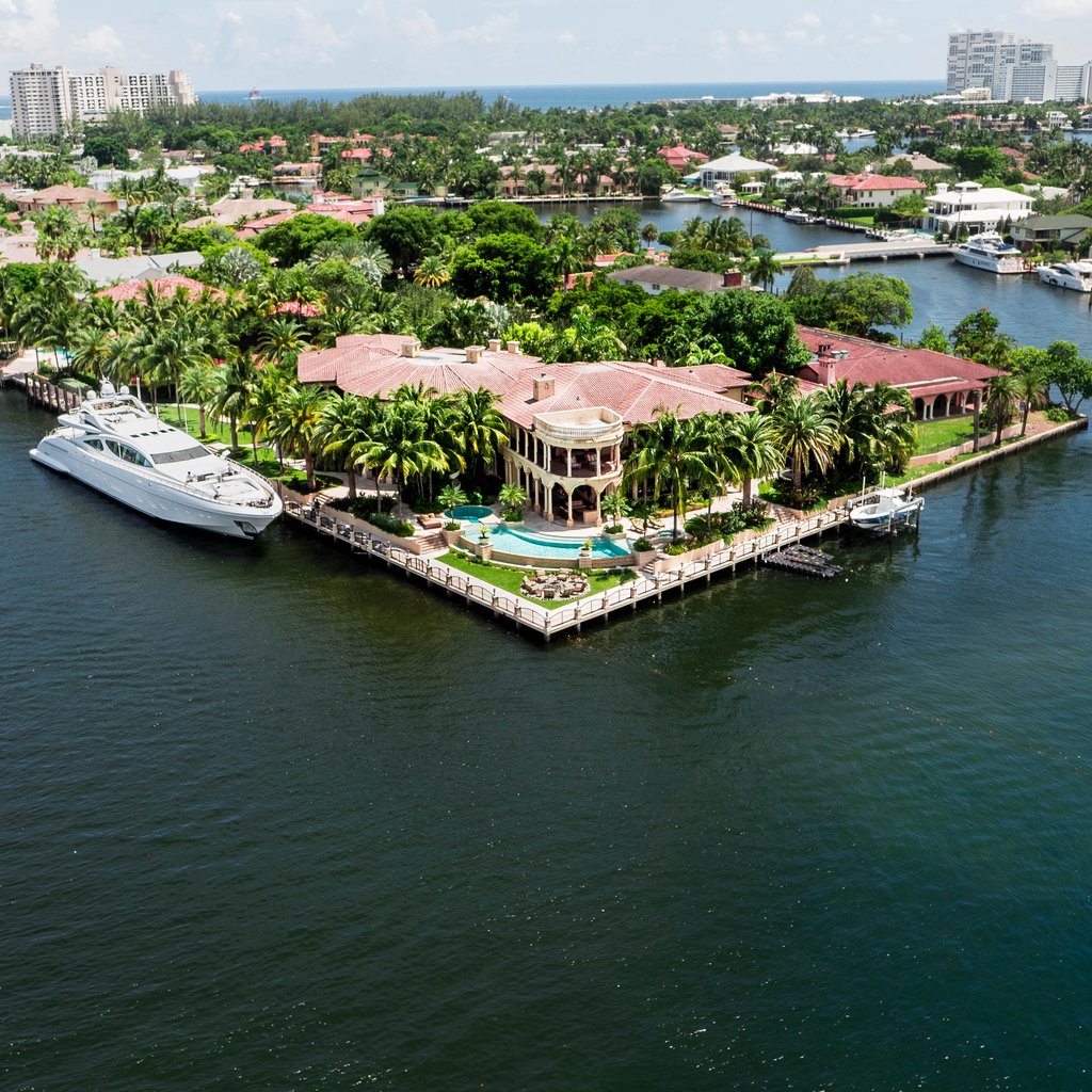 Hedge fund honcho pays $23M for Palm Beach mansion once owned by John Lennon