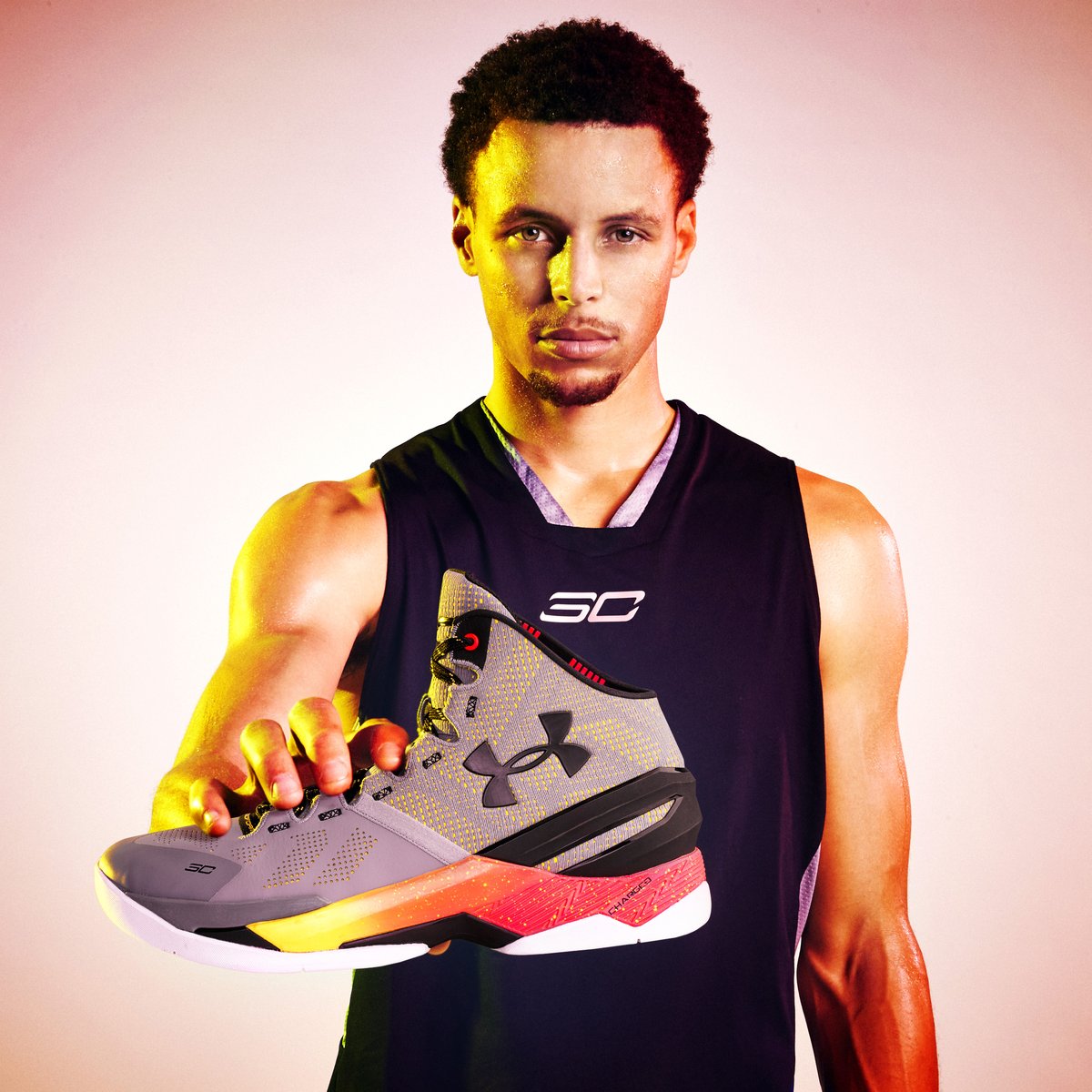 Stephen Curry renews his commitment to Under Armor