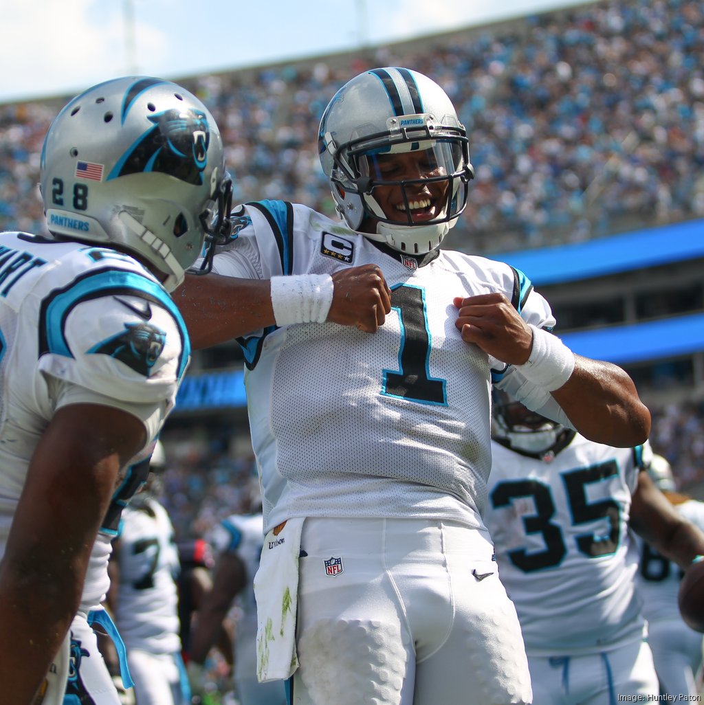 Charles Tillman signs with Carolina Panthers 